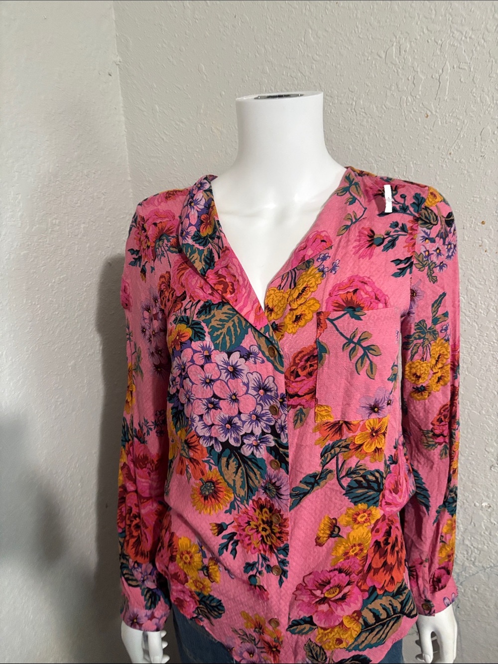 Anthropologie Pink Floral V-Neck Button Blouse - Picture 5 of 12